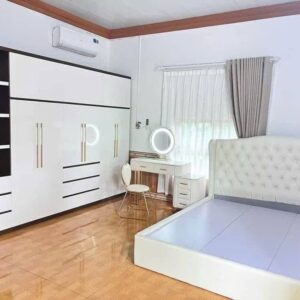 Giường Nhựa Màu Trắng